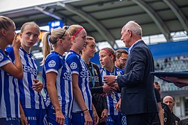 IFK Göteborg tar emot silvermedalj efter förlusten i G16 klassen av Gothia cup 2022 01.jpg