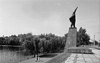 Leninbeeld op zijn oorspronkelijke locatie in Merseburg (1991)