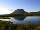 Saana fjell in Enontekiö met Kilpisjärvi-meer in noordwestelike Finland; een van die mees erkende provinsies in Finland