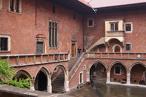 Claustro do Collegium Maius em Cracóvia, Polônia (final do século XV)