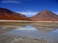 Vue du Licancabur avec la Laguna Verde au premier plan.