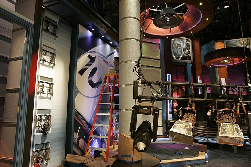 File:NBC Studios - Studio 11 - The Jay Leno Show set 08.jpg