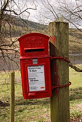 A GVIR lamp box near Ladybower reservoir, Derbyshire.