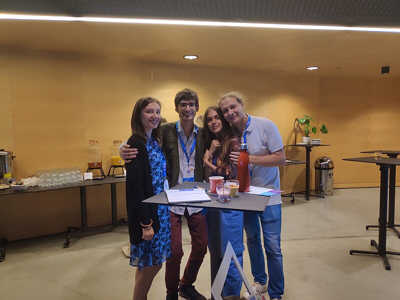 File:Rina.sl, Matteo Enea, Anna Clara Maniero Azzolini and Gabriele Dini Ciacci shooting a video about Wikimania 2024 02.jpg