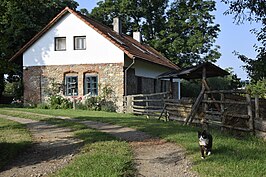 Oude boerderij in het dorp (2019)