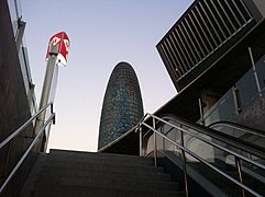 Accès del metro a la plaça de les Glòries Catalanes