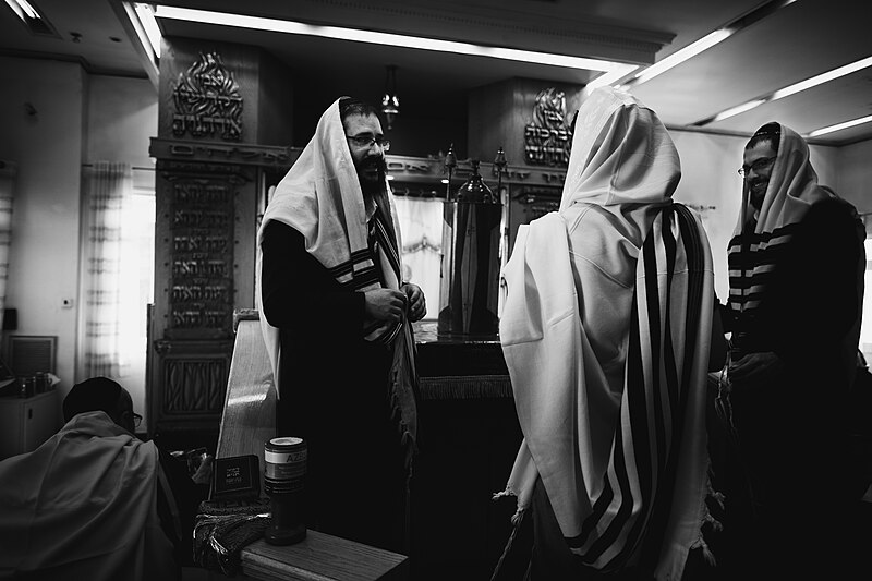 File:Visiting a Chabad in Jerusalem during Sukkot 09.jpg