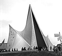 Pavillon Philips avec utilisation du béton renforcé.