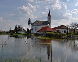 A református templom és a régi iskola