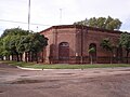 Antigua y llamativa esquina que fuera un almacén.