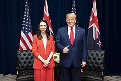 d’ Ardern zamma mìt’m US-Presidant Donald Trump ànna 2019