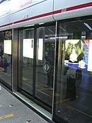 200605 Xujiahui station line 1 platform edge doors.jpg