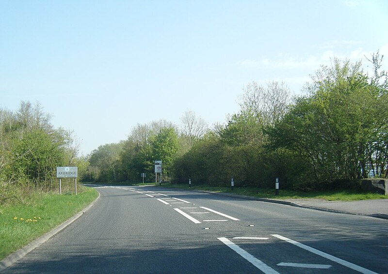 File:A371 at Axbridge boundary - geograph.org.uk - 5814670.jpg