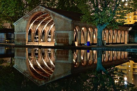 Cale couverte du canal du Midi, à Toulouse par MathieuMD