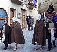 Disciplinantes en una procesión en La Rioja (España)