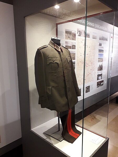 File:Fevzi Çakmak's Uniform.jpg