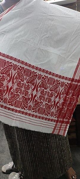 File:Gamcha Assamese Japi Design.jpg