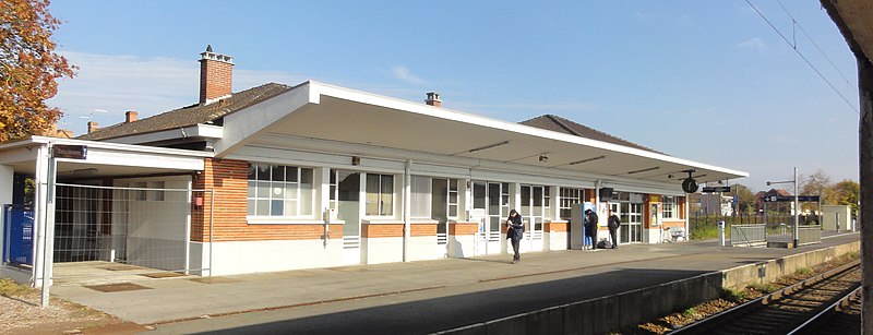 File:Somain - Gare de Somain (37).JPG