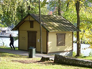 Träbyggnaden vid Årstaviken