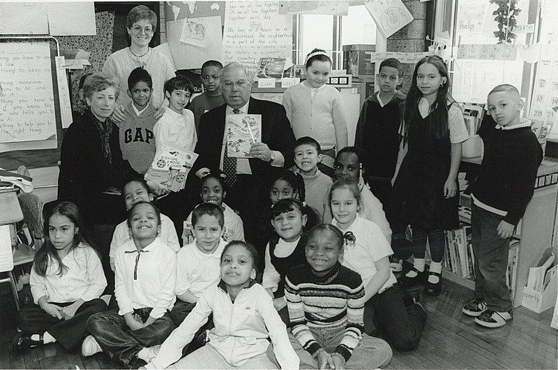 File:Mayor Thomas M. Menino with school children (15487927328).jpg