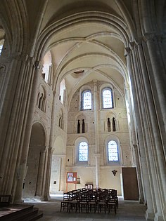 O transepto sul da Abadia de Lessay na Normandia (1064-1178)