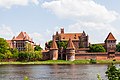 la kastelo Marienburg / Malbork, flanke de okcidento (13-a jc)