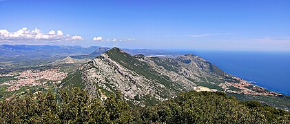 Veduta di Dorgali e Cala Gonone.jpg