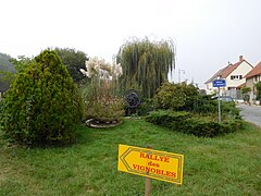 251-Panneau Rallye des Vignobles et pompe.jpg