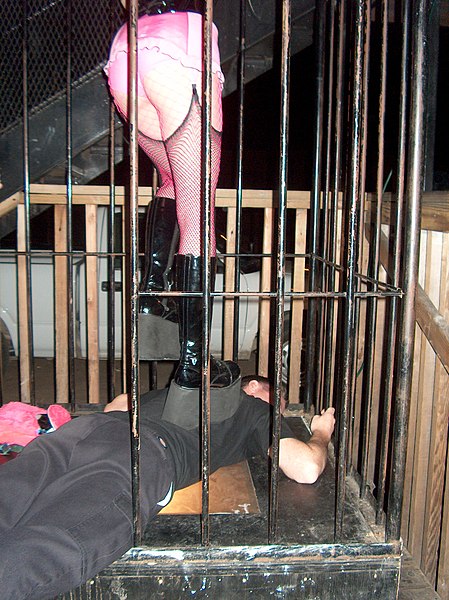 File:Linda trampling.jpg