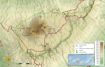 Carte faisant apparaître le relief, les routes d'accès et quelques lieux remarquables.