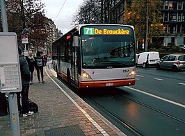 Bus 71 aan de overstaphalte Johanna.