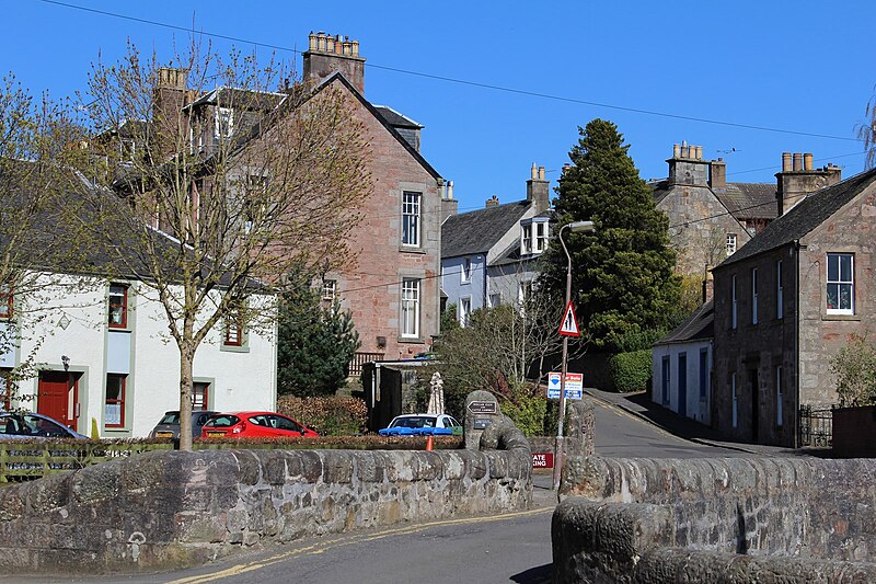 File:North Bridge, Dollar - geograph.org.uk - 3957478.jpg