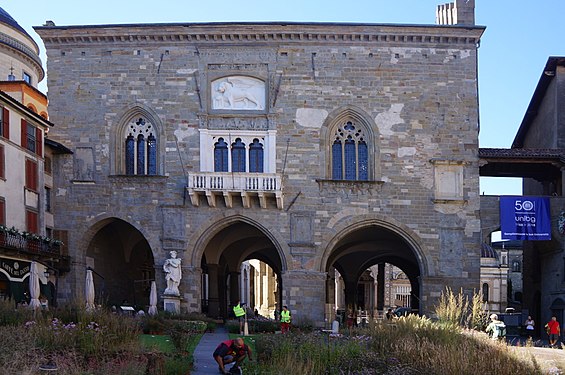 Balcon Palazzo della Ragione (Bergamo), Italy