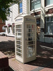 A cream K6 telephone box in Hull.