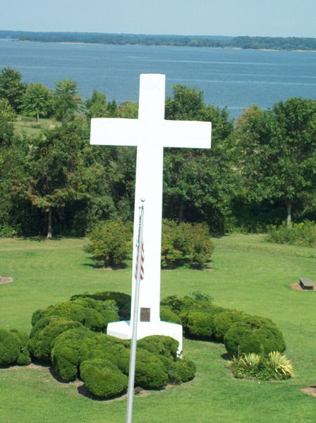 File:Cross from Lighthouse Sept 2009.JPG