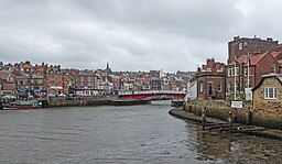 Whitby, sett från floden Esks utlopp i havet