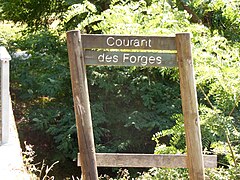 Panneau « Courant des Forges » à Pontenx.