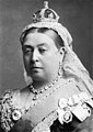 Haar grootmoeder, koningin Victoria (1837-1901). Kort na de geboorte van grootvorstin Olga brachten Alexandra en Nicolaas II een bezoek aan Victoria. Ook hadden ze toen een ontmoeting met Edward, de prins van Wales, en met prinses Alexandra, een zus van Nicolaas' moeder, de keizerin-moeder Maria Fjodorovna.