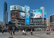 10 Dundas East, Toronto, South view 20170417 1.jpg