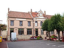 Ang Town Hall sa Malay-Le-Grand