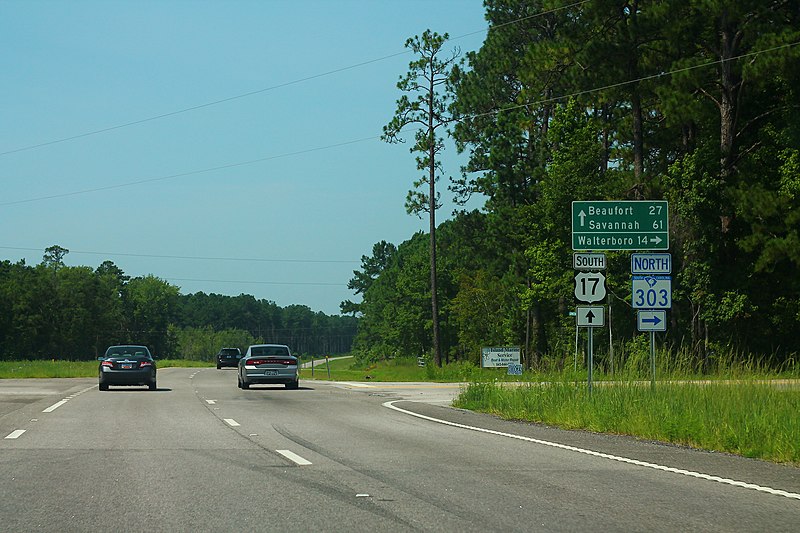 File:US17sRoad-SC303nSign (31496973825).jpg