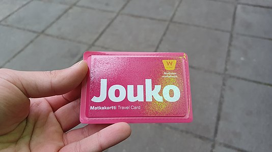 Jouko-brändin värityksen mukainen Waltti-matkakortti.