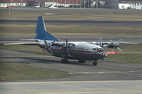 An-12（機体記号：RA-12957）Kosmos PO Aicompany