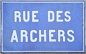 Voir la plaque.