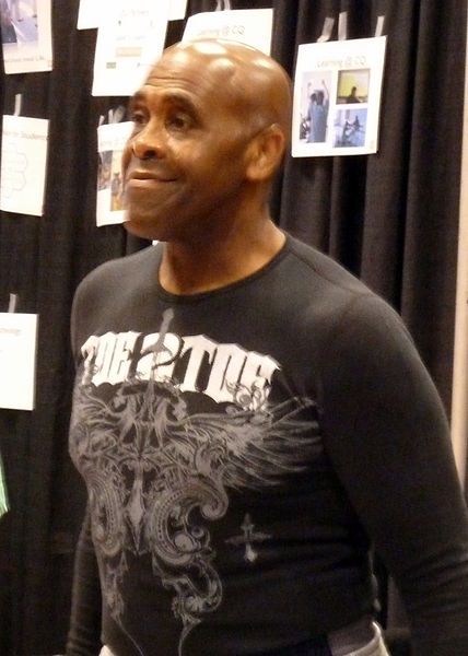 File:Virgil comic con 2013.jpg