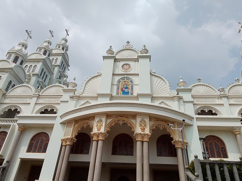 File:Mankamkunnu orhodox syrian church.jpg