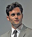 Penn Badgley interpreta Joe Goldberg.