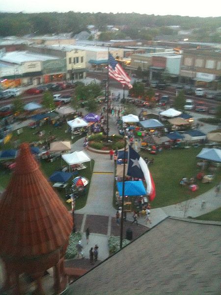 File:Plaza's Farmers Market.jpg