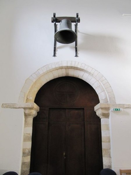 File:Bell over the door - geograph.org.uk - 1623520.jpg