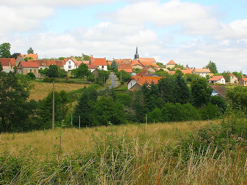 File:Bourg Archignat (Allier).jpg